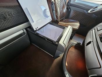 XF 480 4x2 SSC / RETARDER / SPECIAL INTERIOR